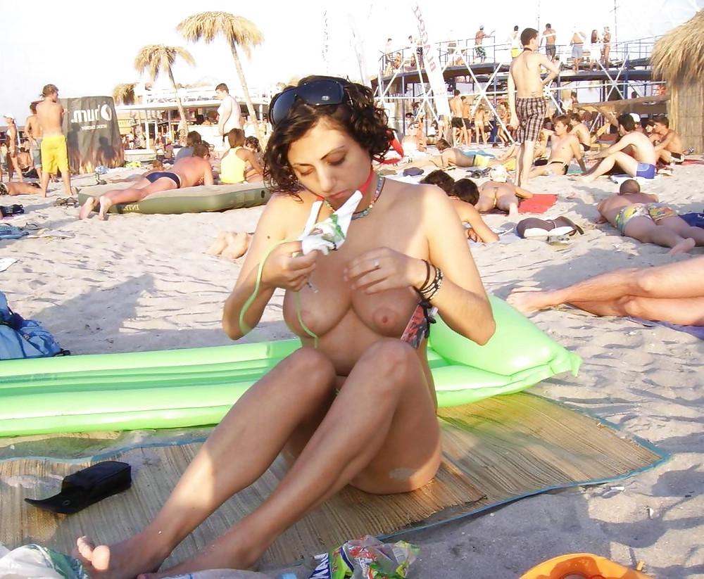 25P Beautiful Day At The Beach 26 -Topless- by Voyeur tROC
