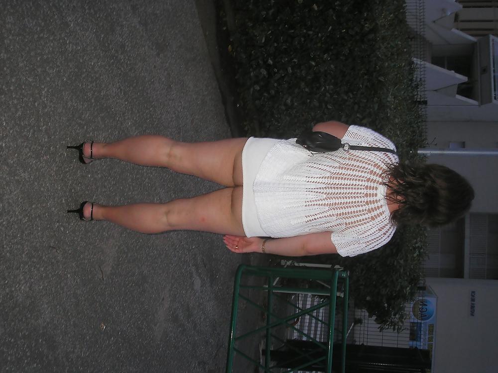 17P Hairy upskirts