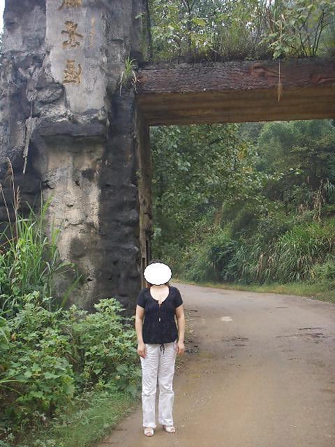 11P Chinese mature woman exposure outdoor