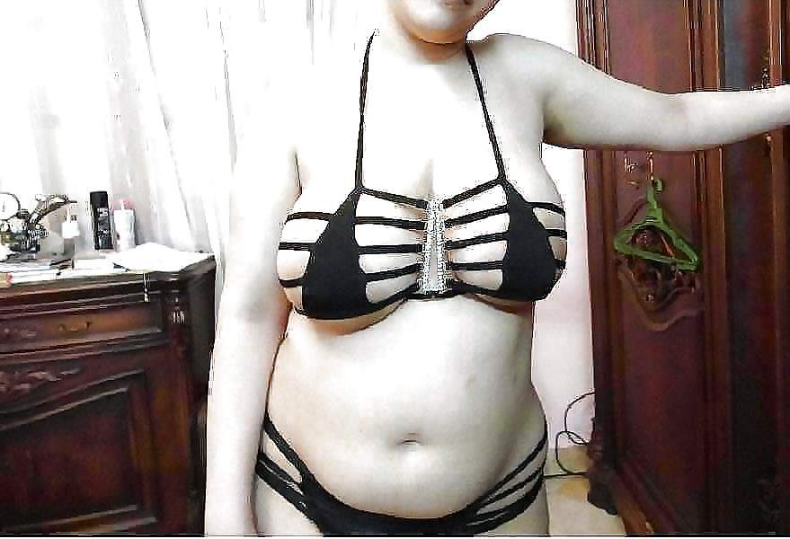 25P Arab hairy milf with big boobs 1