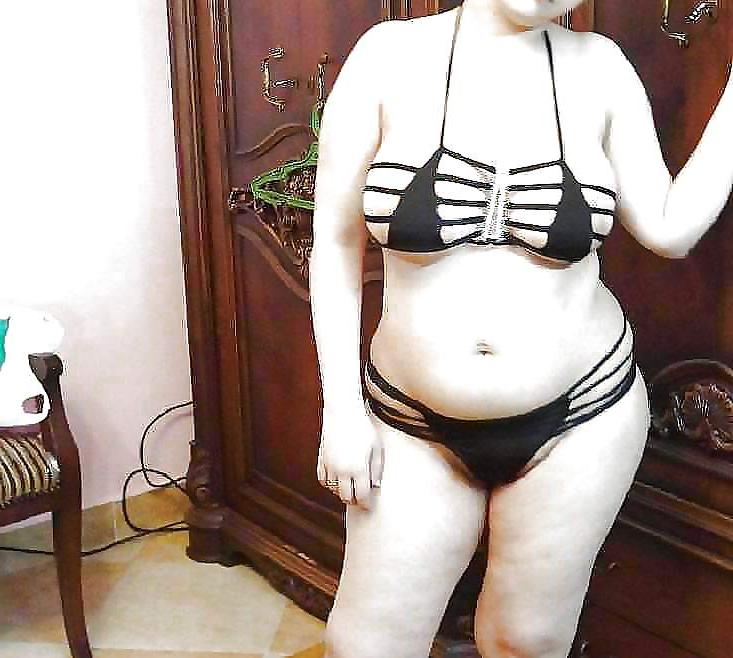 25P Arab hairy milf with big boobs 1