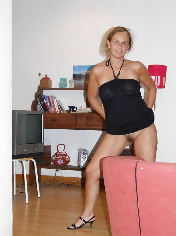 25P MILF flashing - 28