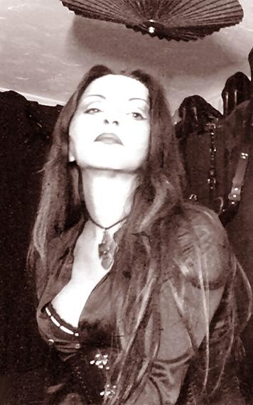 19P Mistress in Leather