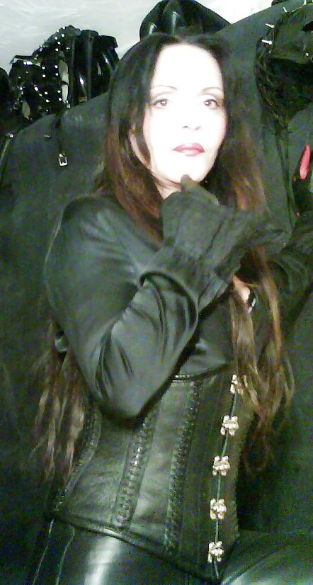 19P Mistress in Leather