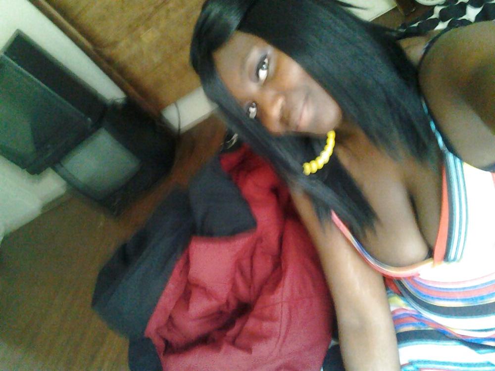 4P Downblouse big tits black and ebony milf