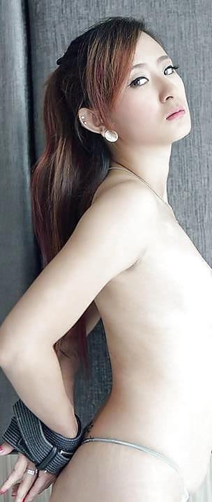 12P Singapore Horny Office Girl