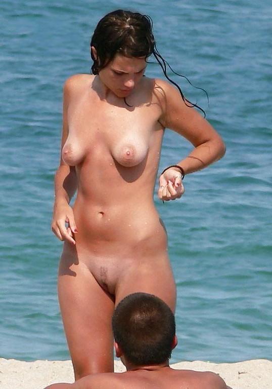 20P Naked beach 66.