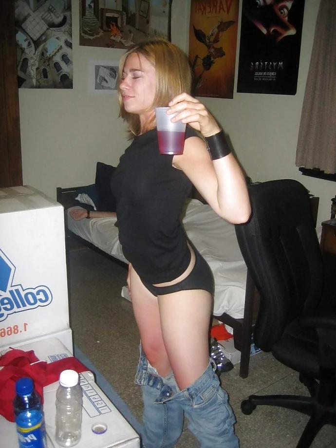 18P CRazyk Girl like to flash