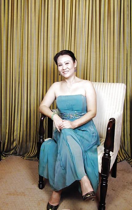 21P Sexy chinese mature woman