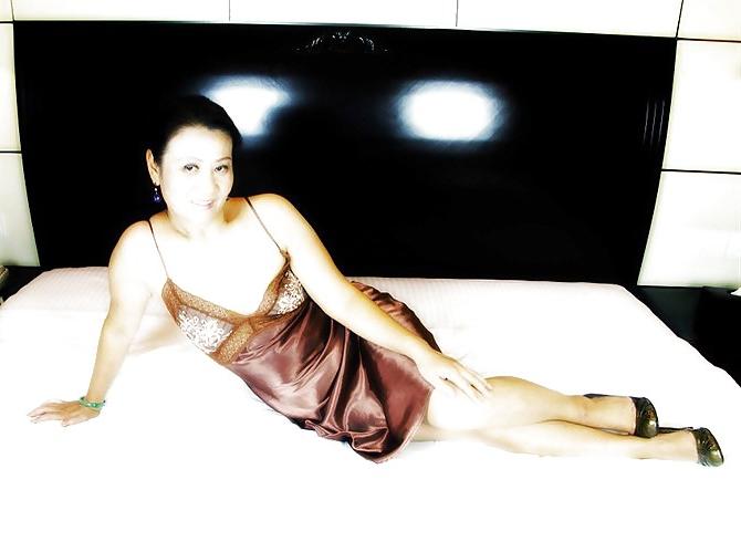 21P Sexy chinese mature woman