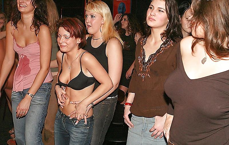 25P Public 29 outdoor flashing nudist