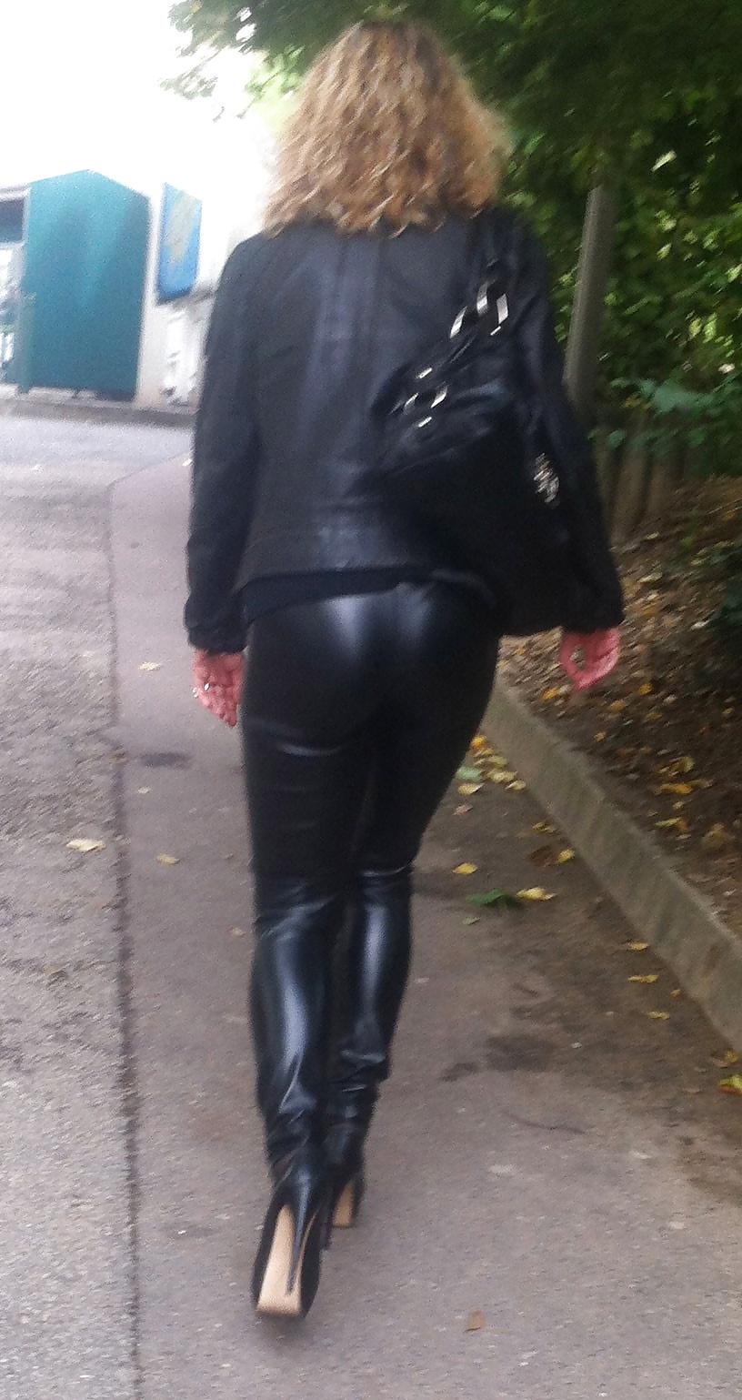 15P Mommy out in leather