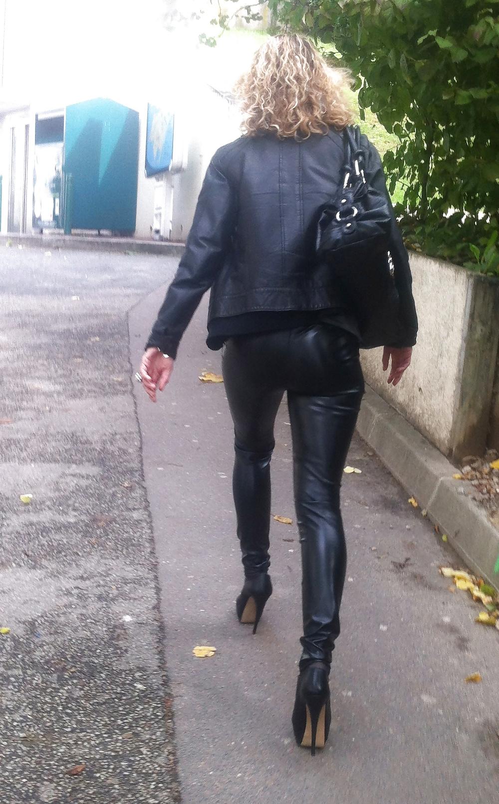 15P Mommy out in leather