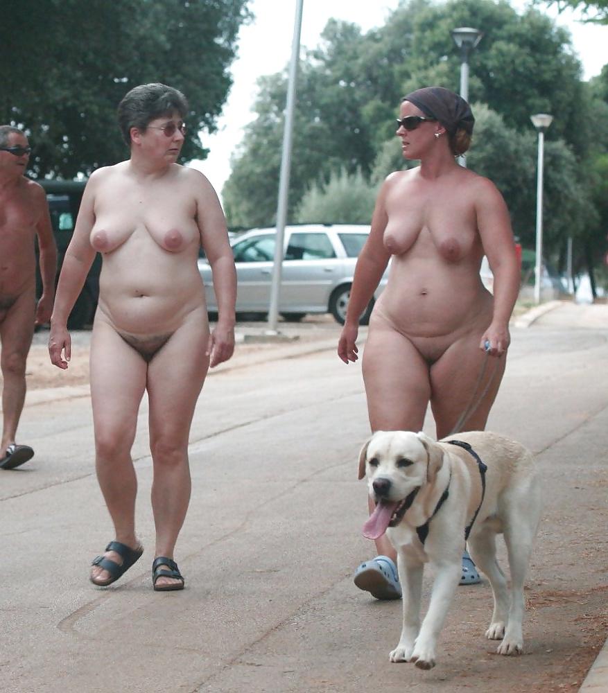 25P Voyeur Beach