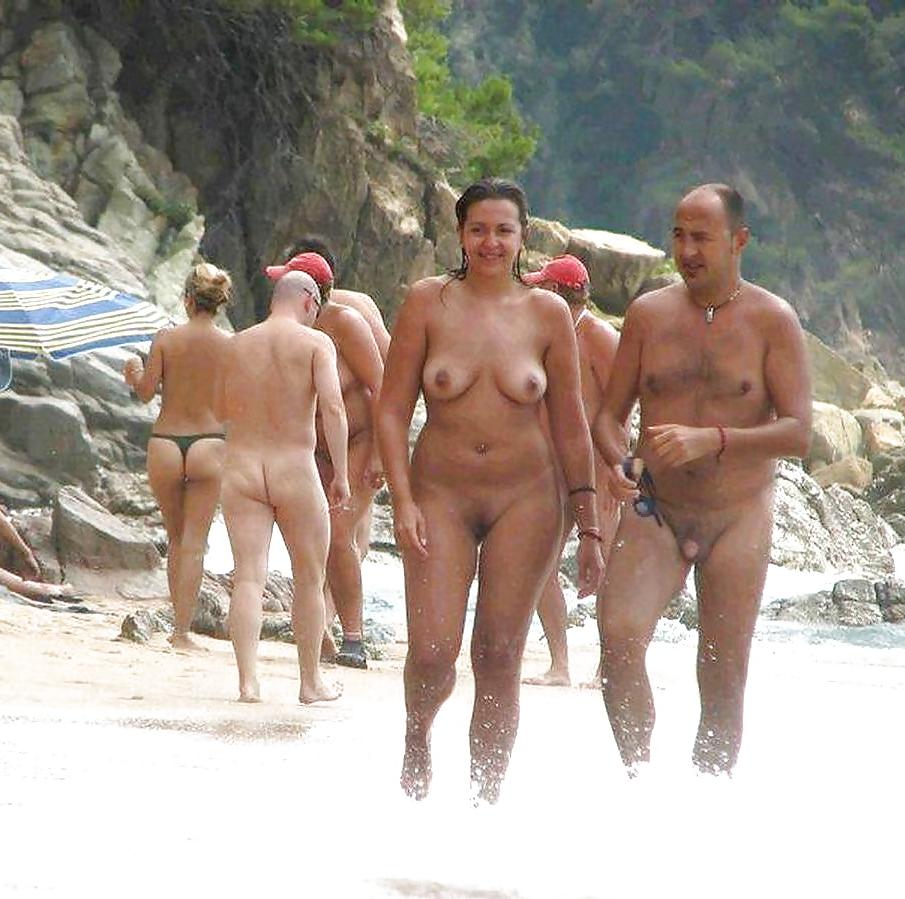 25P Voyeur Beach