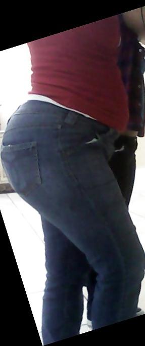 10P Thick latina ass