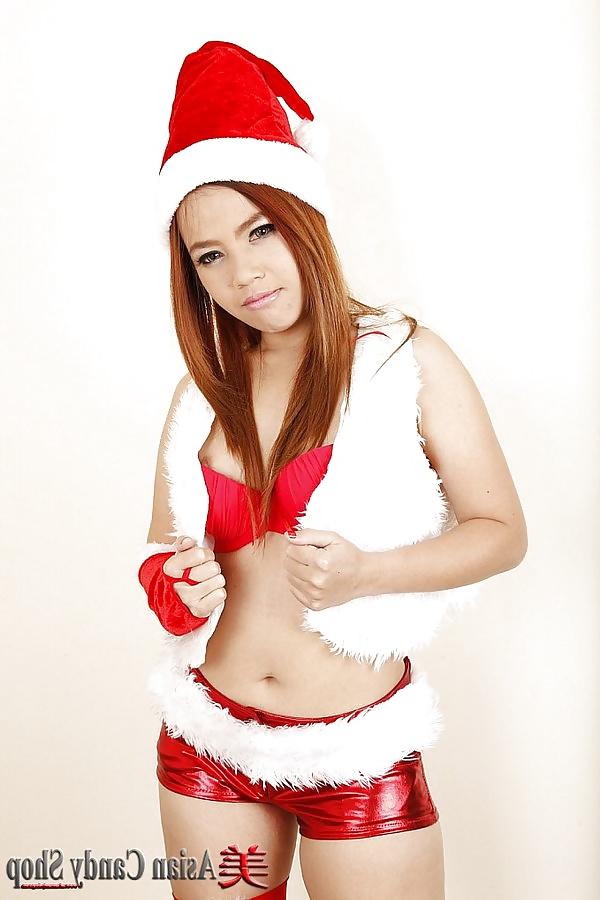 15P Xmas Asian Girls Feat. Mina
