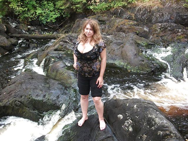 15P Busty Russian Woman 1981