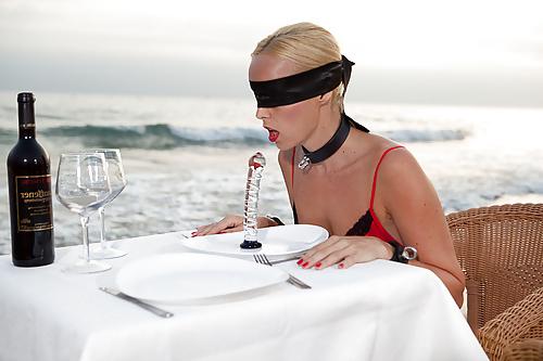 25P Perfect Storm - Beautiful Women Restaurant Flashing