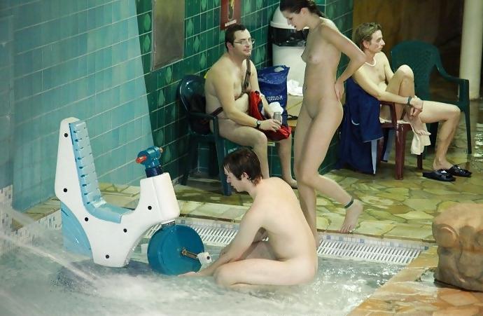 25P FKK-Schwimmbad