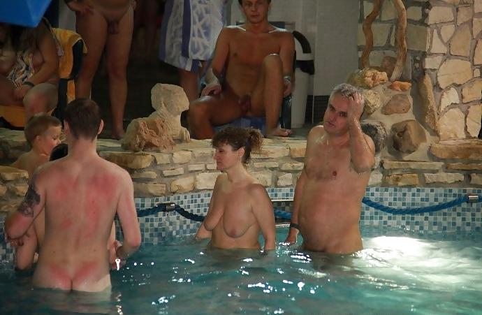 25P FKK-Schwimmbad