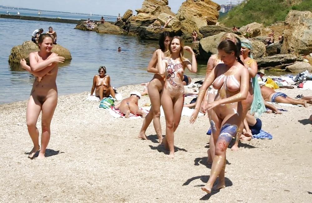 25P Naked Beach Pics