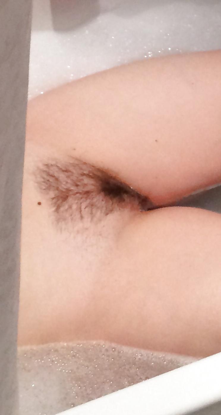 8P Hairy pussy