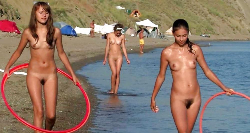 25P BeachVoyeuR 10 - Hairy Girls on Beach - BVR