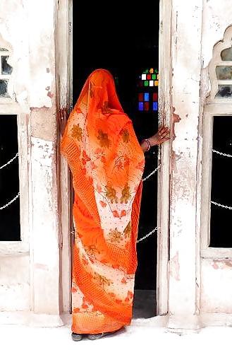 6P Sexy Indian Woman