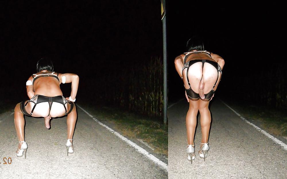 21P Travesti exhib outdoor