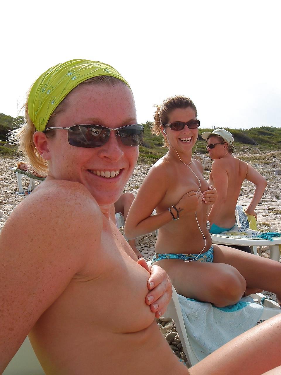 20P Naked beach 110.