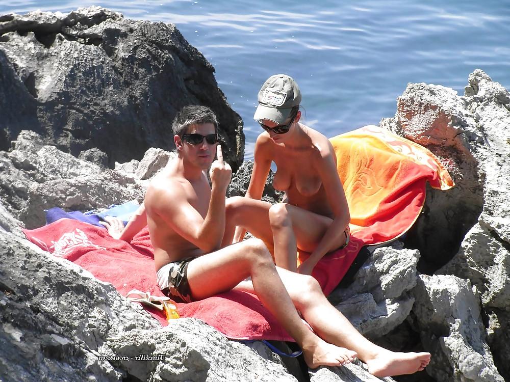 20P Naked beach 110.