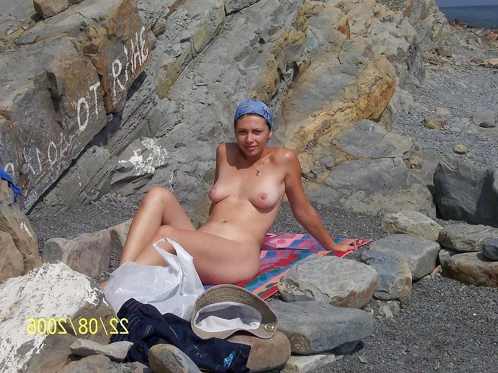 20P Naked beach 110.