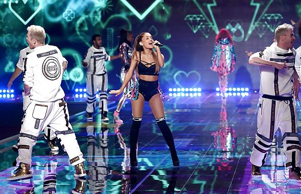 25P Ariana Grande at Victoria's Secret Fashion Show