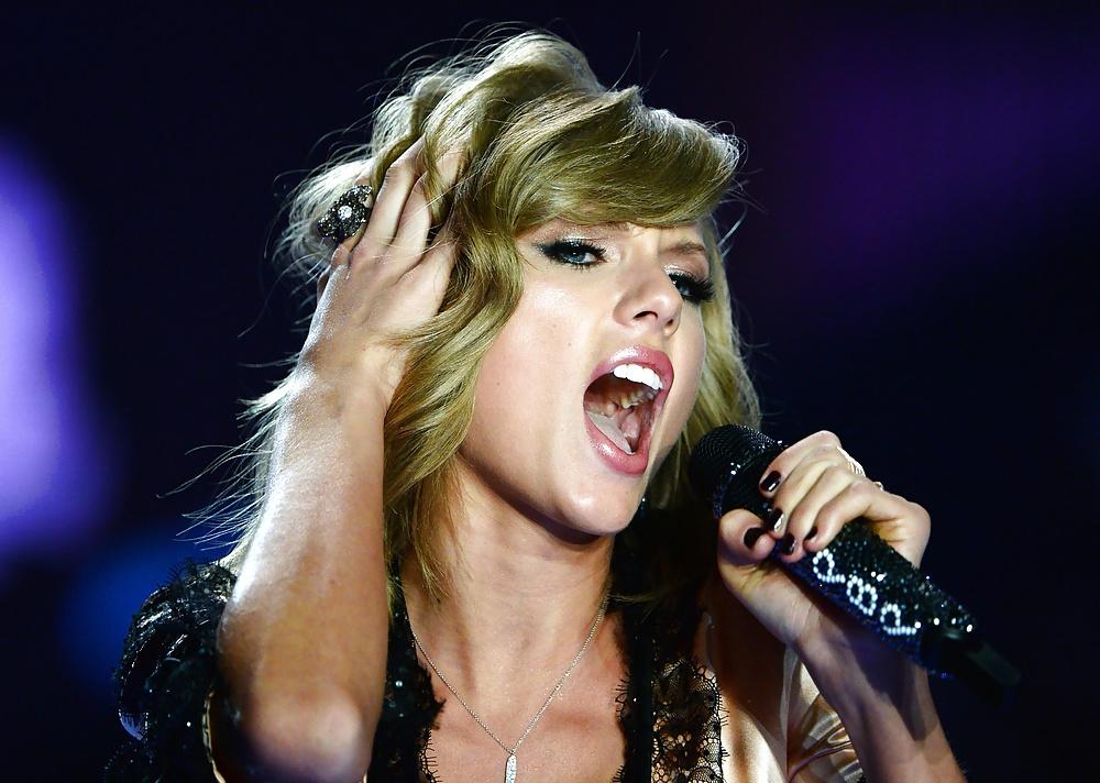 25P Victoria's Secret 2014 Show With Taylor Swift (Again)