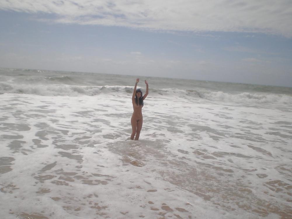 25P Busty Brunette Exibitionist On The Beach