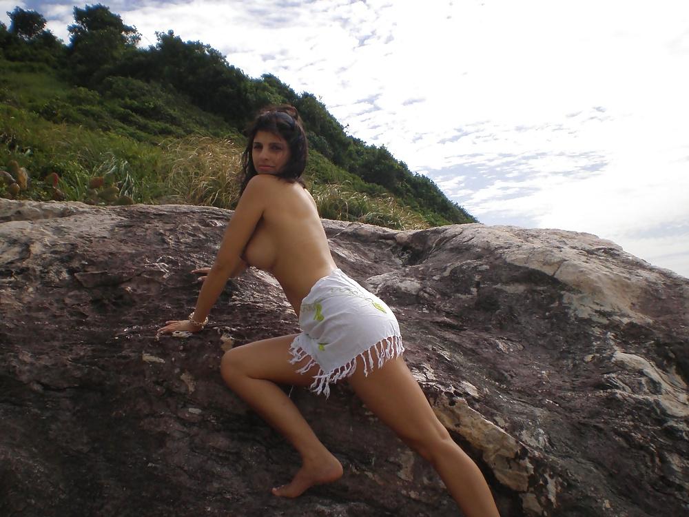 25P Busty Brunette Exibitionist On The Beach