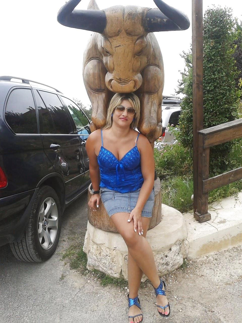 25P Arab Woman 490