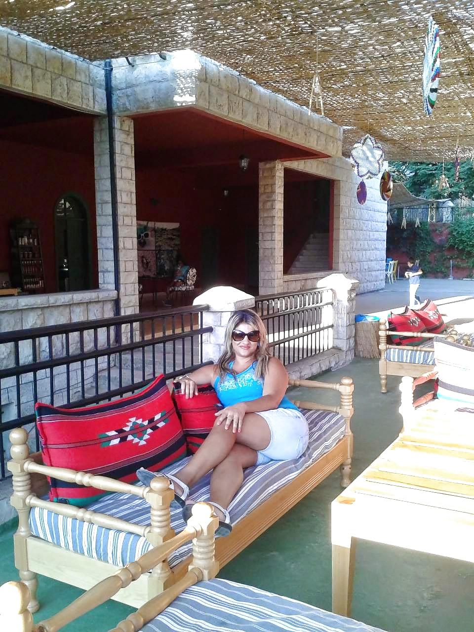25P Arab Woman 490