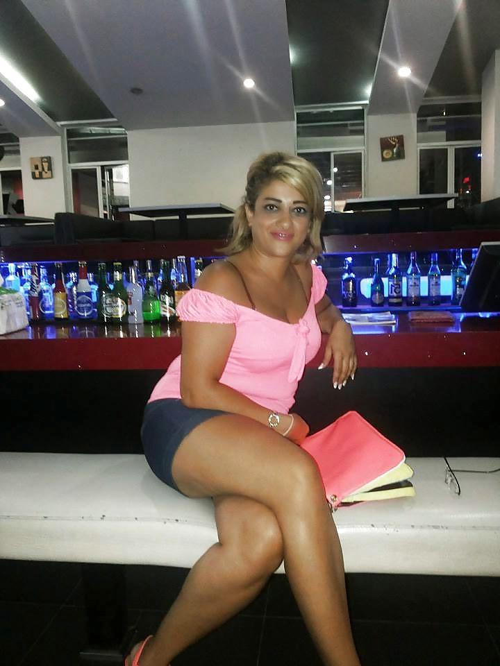 25P Arab Woman 490
