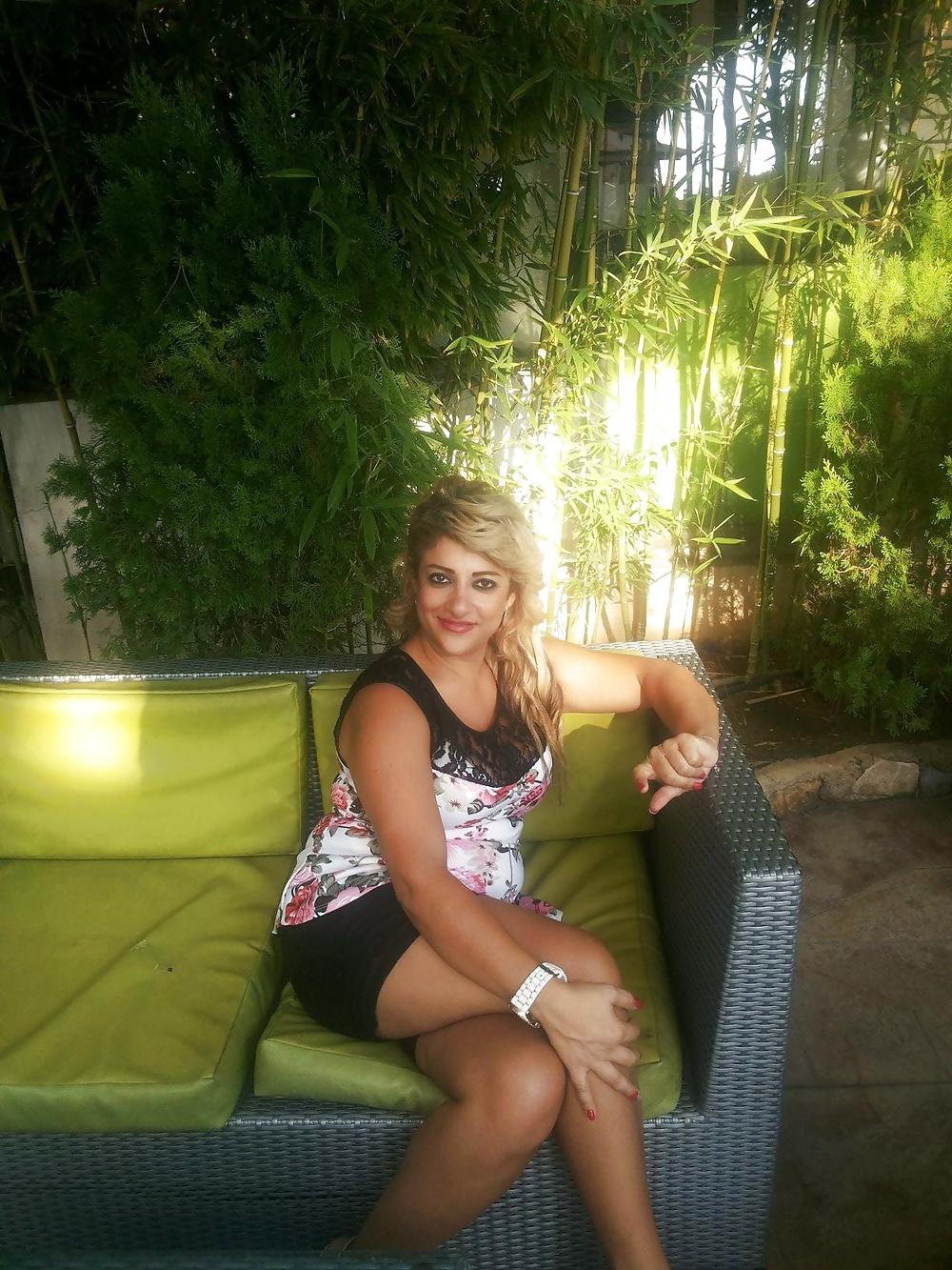 25P Arab Woman 490