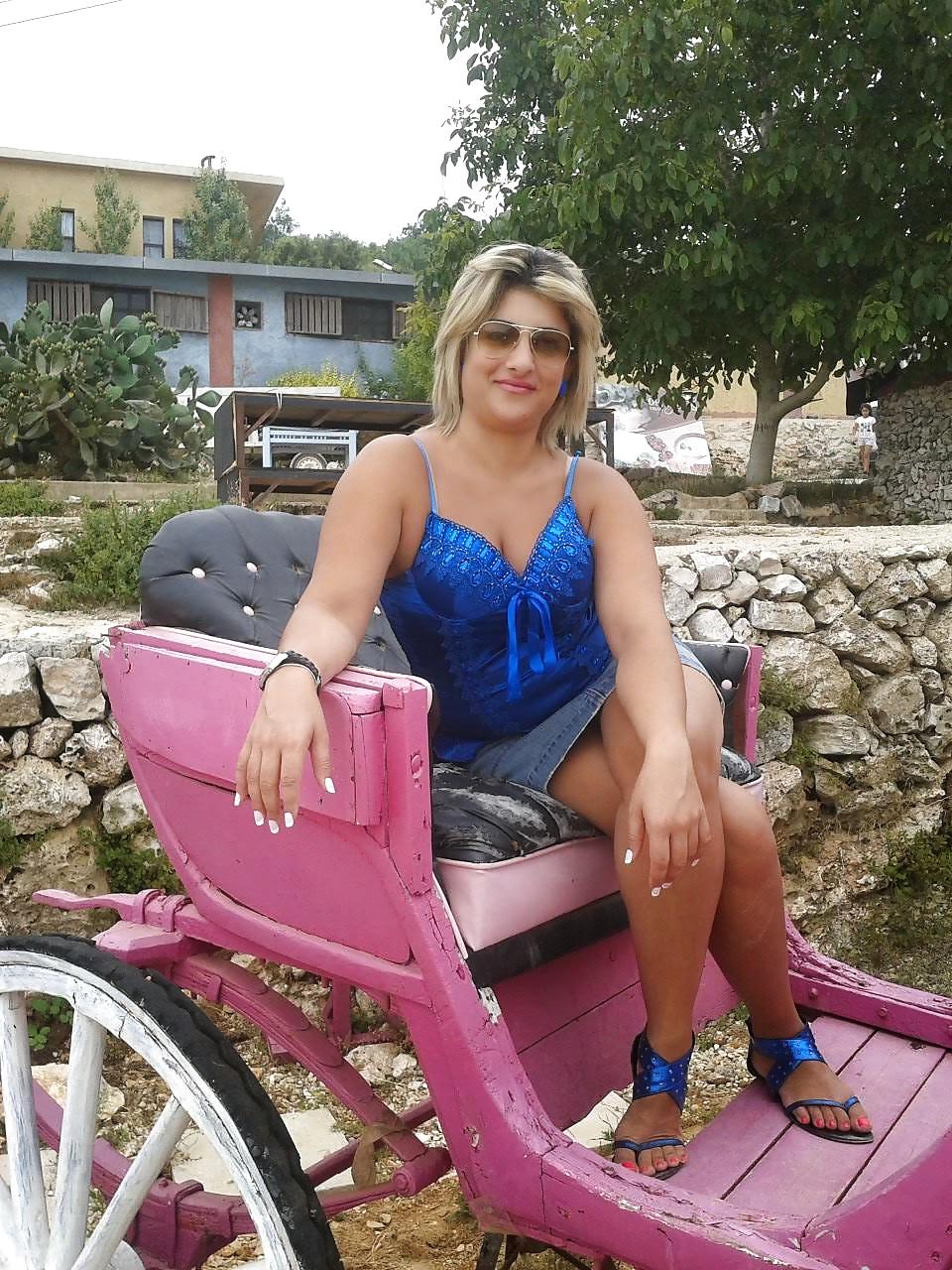 25P Arab Woman 490