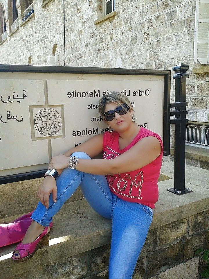 25P Arab Woman 490