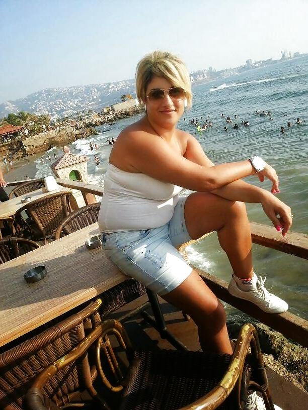 25P Arab Woman 490