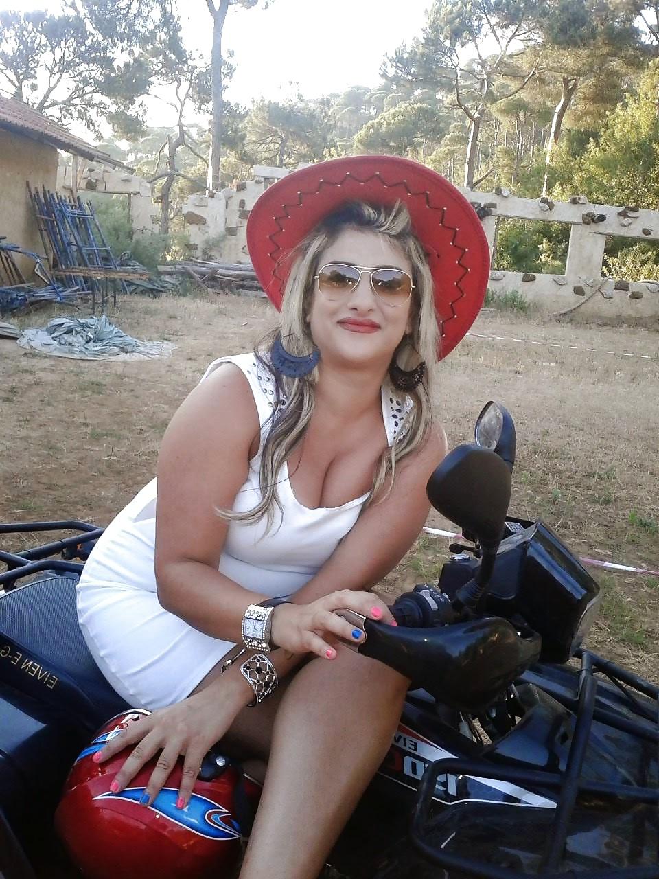 25P Arab Woman 490