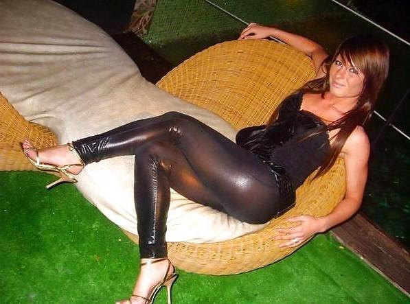 24P Bk Several Girls in Legging Pants