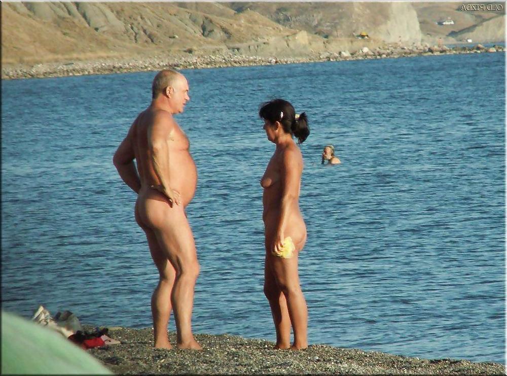25P Older Beach Nudists