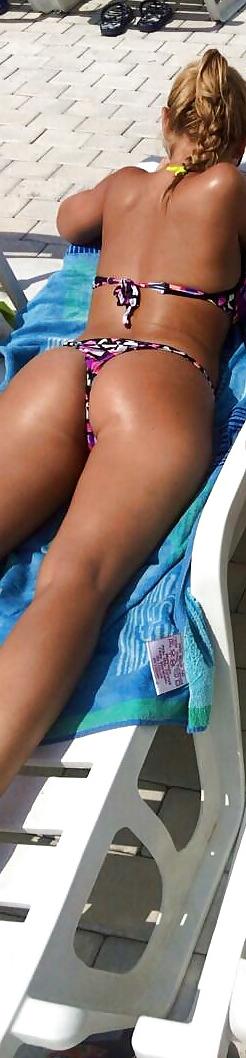 25P Spy sexy teens ass, bikiny pool and beach romanian