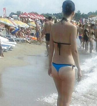 25P Spy sexy teens ass, bikiny pool and beach romanian