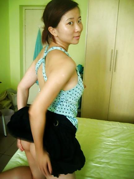 11P Chinese milf nude